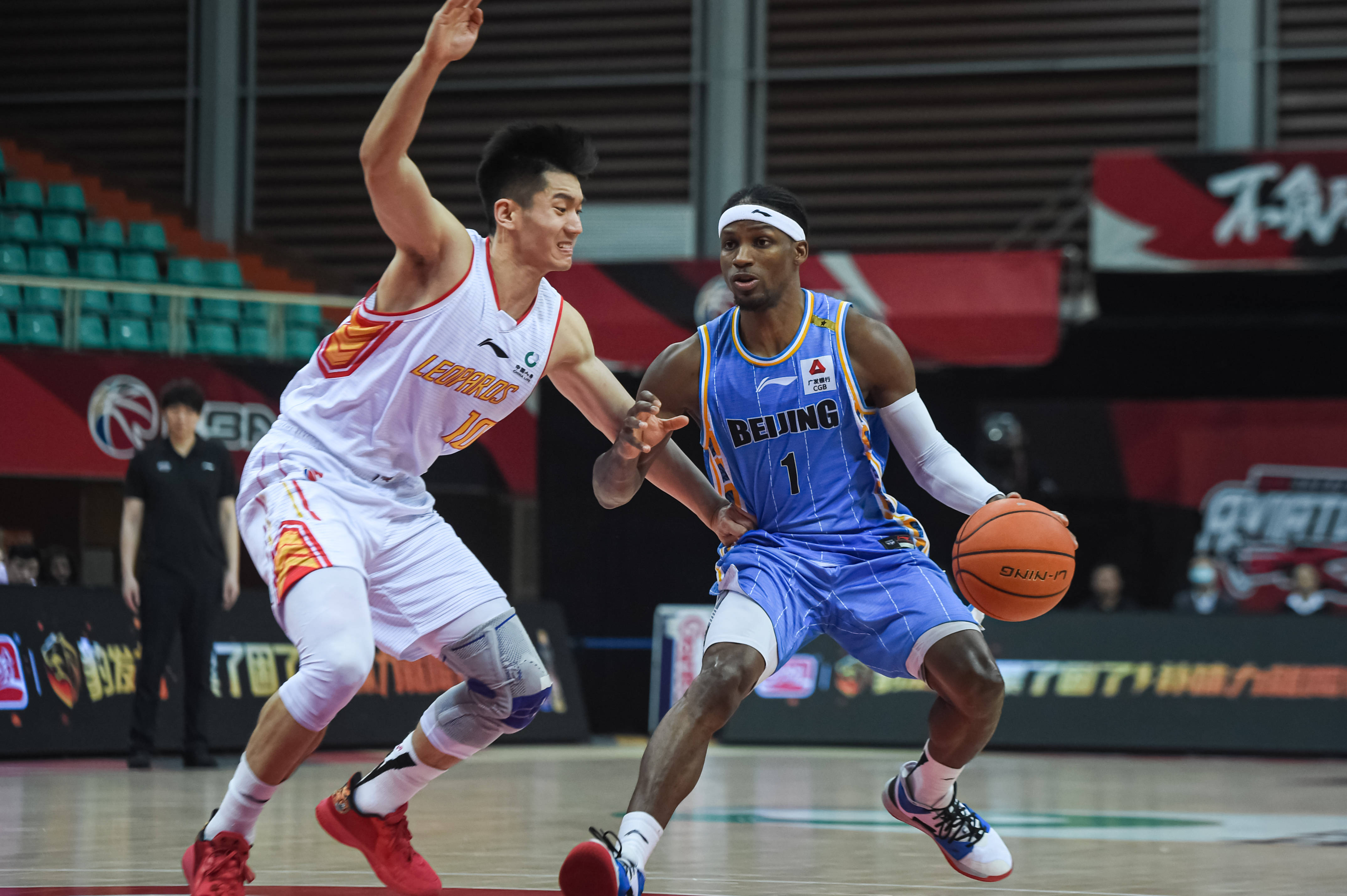 他们深入分 他们深入分